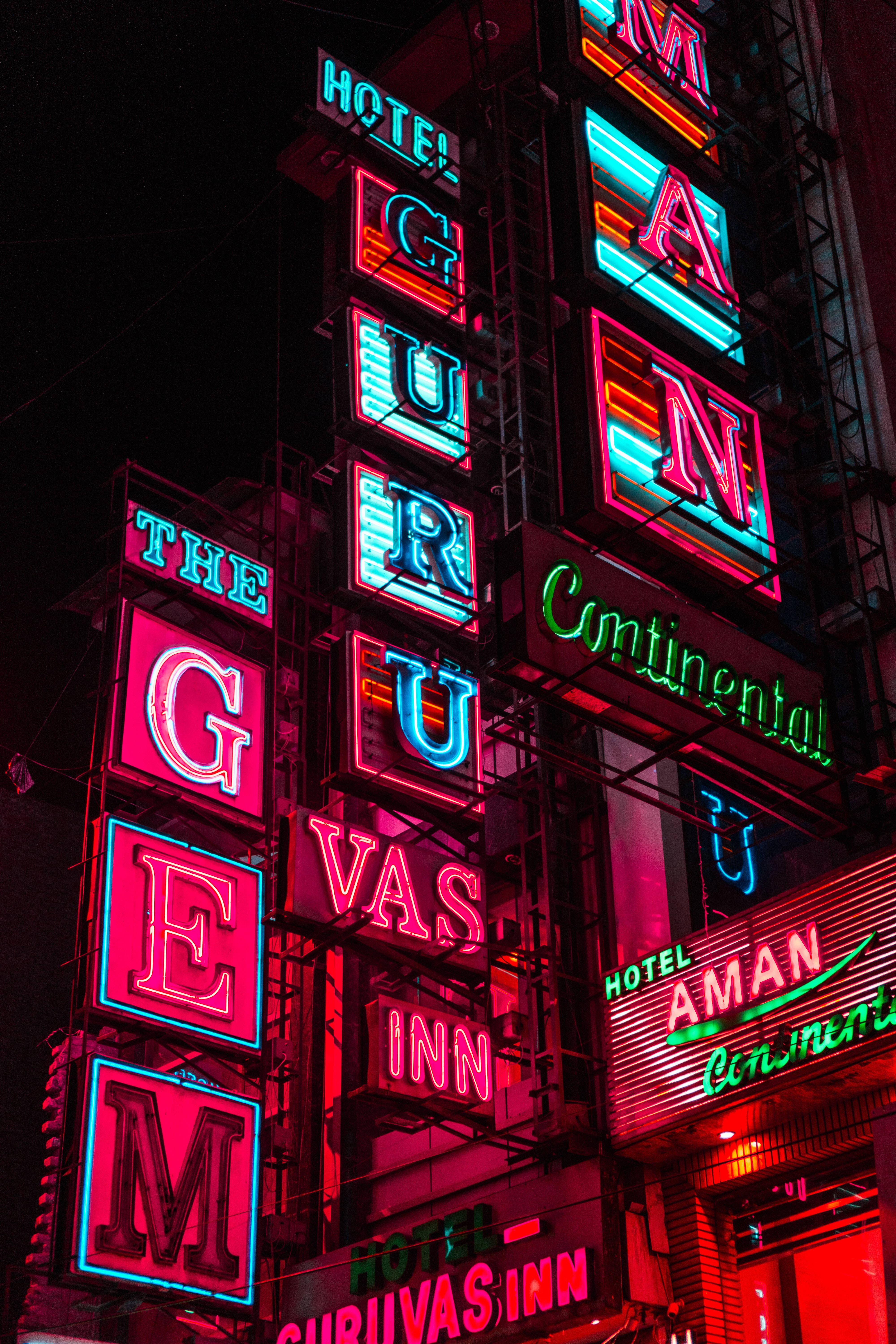 Vintage Hotel Signs Wallpapers