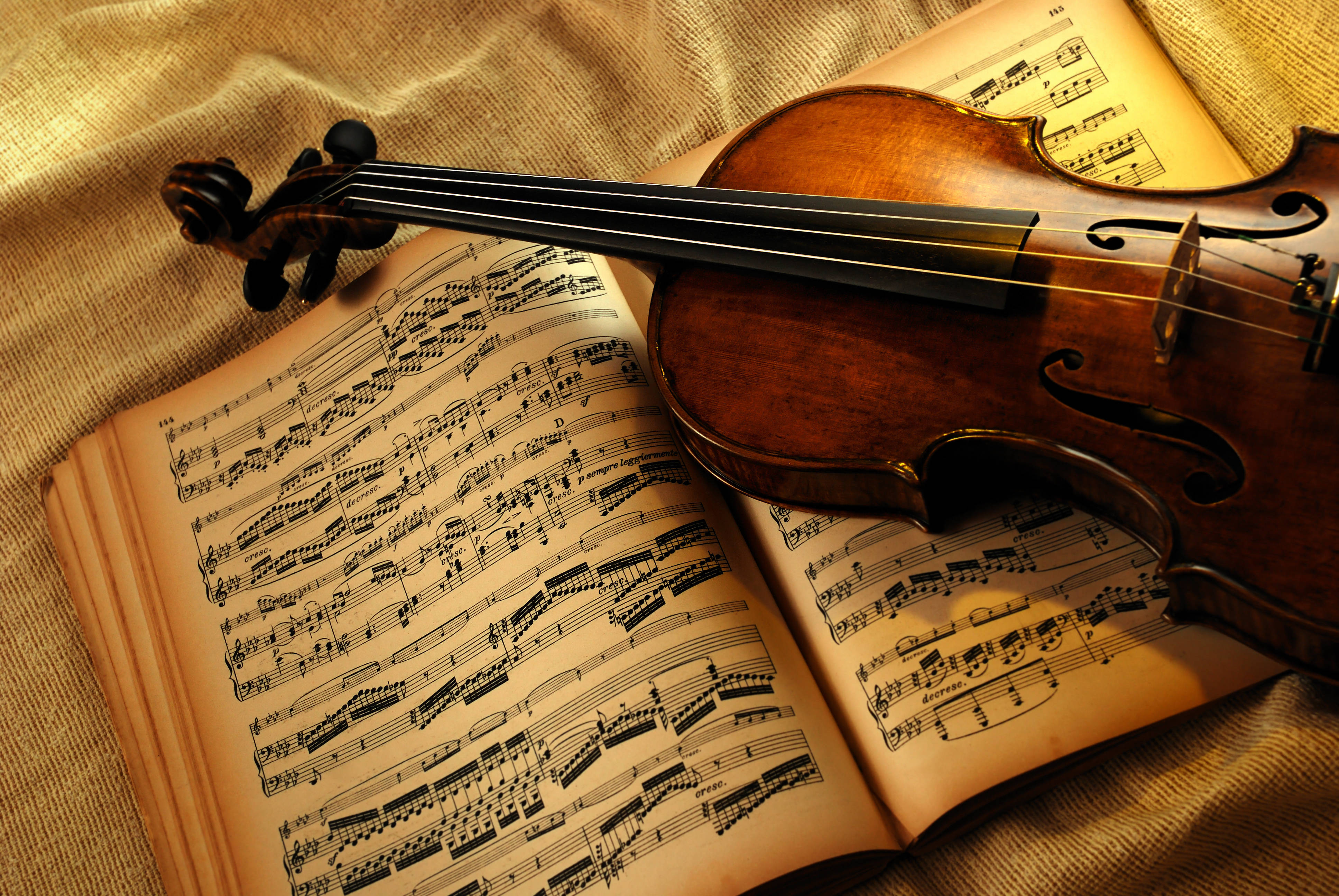 Violin over nodeark 4K Wallpapers