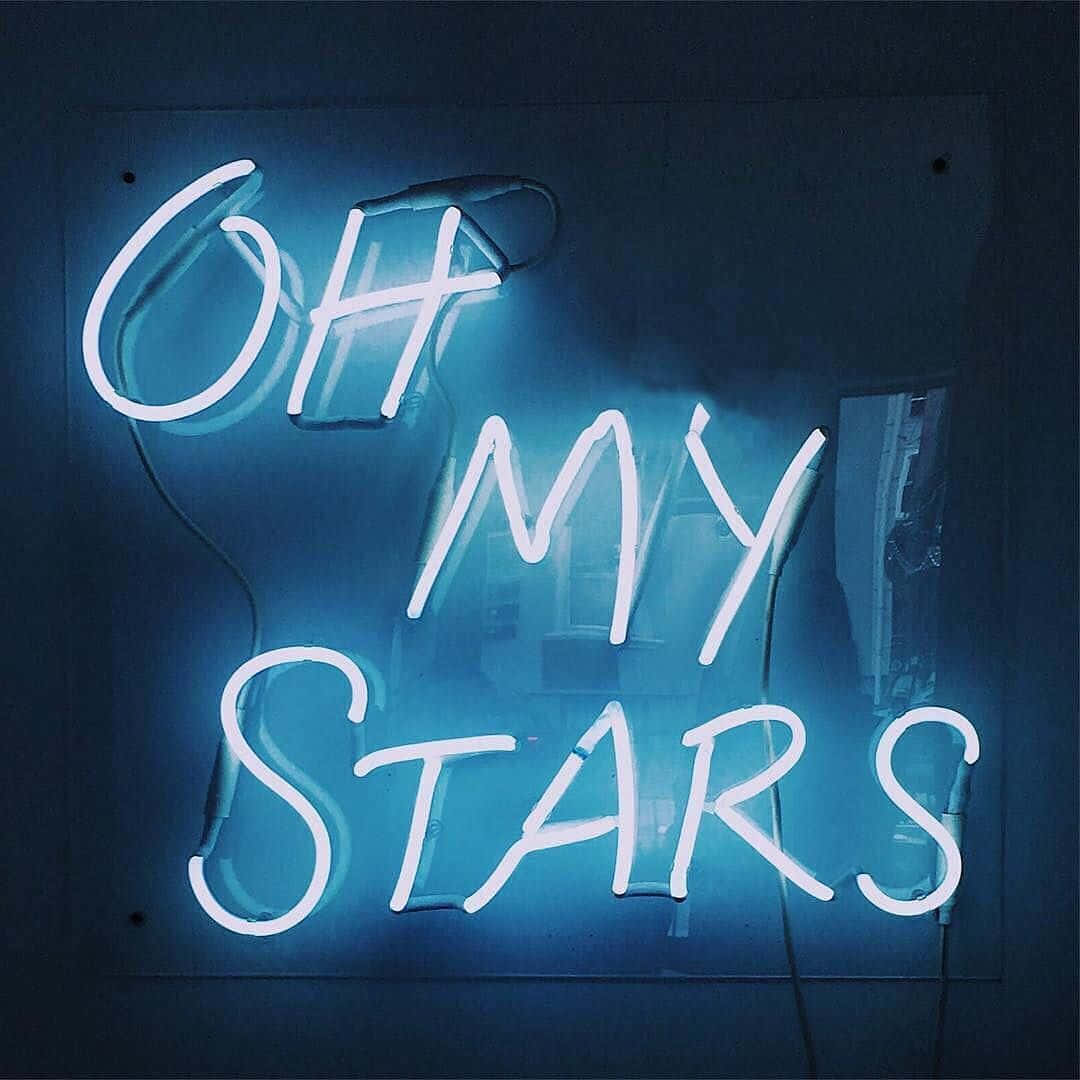Vær dig selv og skil dig ud med en neongrøn æstetik Wallpapers