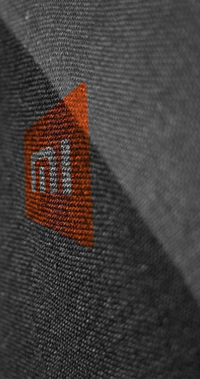 Xiaomi-smartphone på træbaggrund Wallpapers