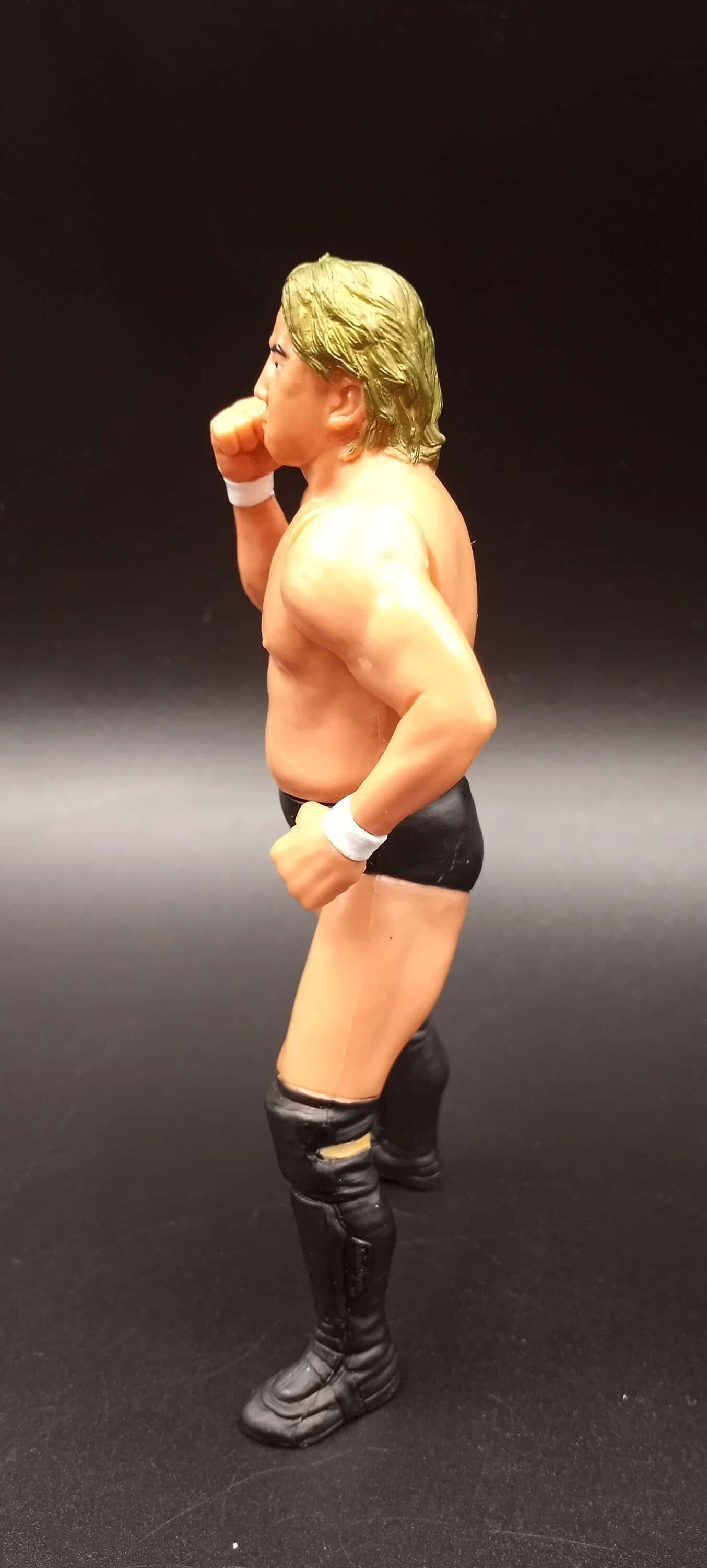 Yoshihiro Takayama Statue Sideprofil Wallpapers