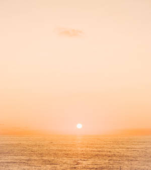 Æstetisk solnedgang i beige baggrund — Galaxy Z Fold Wallpapers