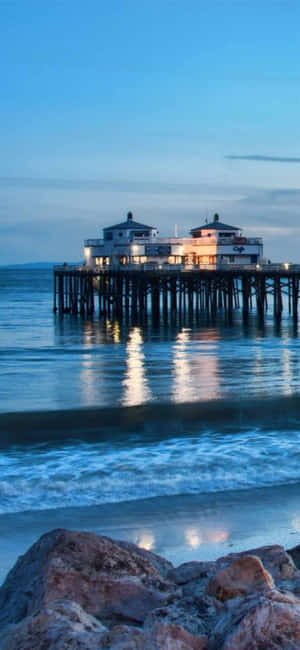 Iphone Xs Malibu Baggrund — iPhone 16 Plus Wallpapers