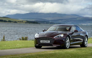 Aston Martin Rapide S på vejen — MacBook Pro 13 Wallpapers