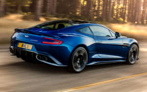 Aston Martin Vanquish - Indbegrebet af britisk luksus og ydeevne — MacBook Pro 13 Wallpapers
