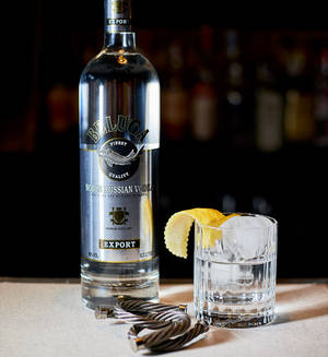 Beluga Vodka Drink Med Citronskal — Honor Magic V Flip 2 Wallpapers