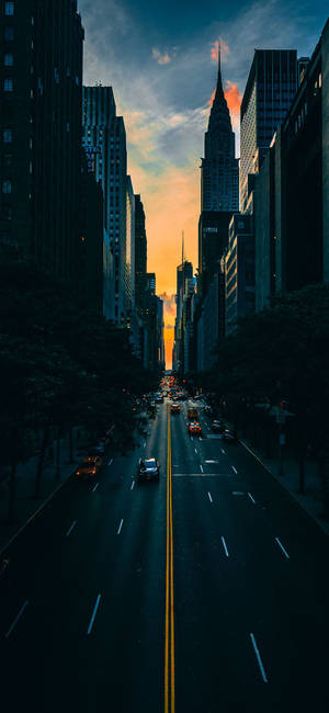 Biler kører i New York City iPhone — Galaxy S24 Wallpapers