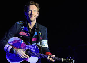 Chris Martin sort baggrundsbaggrund. — True Black Wallpapers