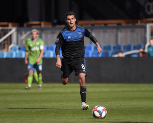Chris Wondolowski angriber for San Jose Earthquakes — Fodbold GIF Wallpapers
