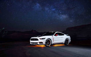 Cool bil hvid Ford Mustang baggrund — Seje biler GIF Wallpapers