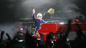 Elton John rød klaver koncert wallpaper — Pro Display XDR Wallpapers