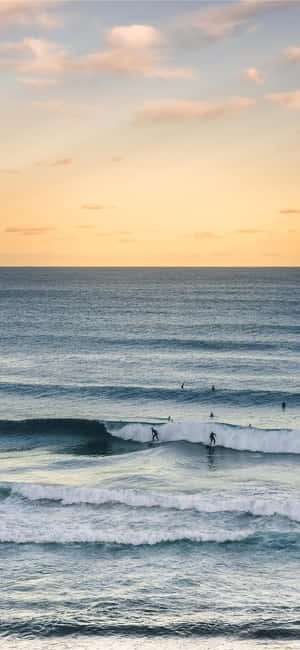 Surfing Iphone — Xiaomi 18 Pro Wallpapers