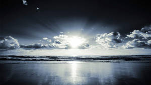 Klart lys med truende skyer tapet. — 1600x900 Wallpapers
