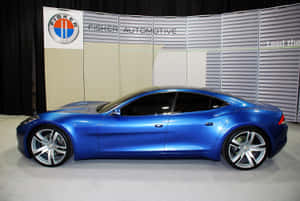 Fisker Karma elbil kører på åben vej — Surface Pro Wallpapers