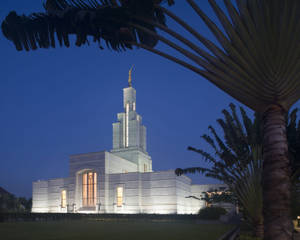 Baggrundsbillede af Ghana Tempel Om Natten — 5:4 Wallpapers