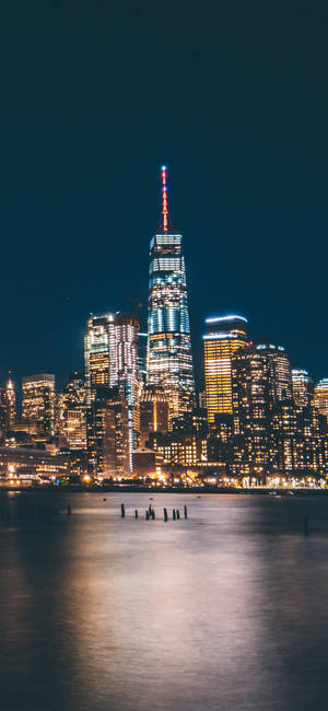 Glødende New York iPhone — Samsung S23 Ultra Wallpapers