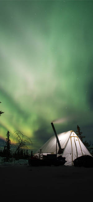 Grøn Himmel Camping baggrund — iPhone 13 Pro Max Wallpapers