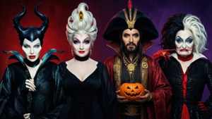 Klassiske Disney-skurke samlet til Halloween, hver med et uhyggeligt tilbehør.