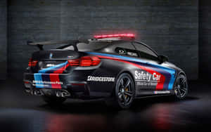 Højkvalitets safety car-billede — MacBook Pro 13 Wallpapers