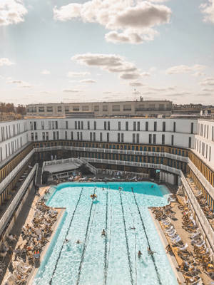 Hotel med svømmebassin wallpaper — 3:4 Wallpapers