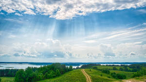 Baggrundsbillede med hvid himmel over Hviderusland — iMac Wallpapers
