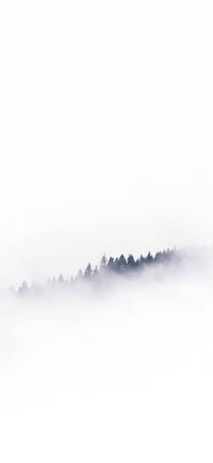 Hvid iPhone Skyer På Bjergtræer — Samsung S23 Ultra Wallpapers