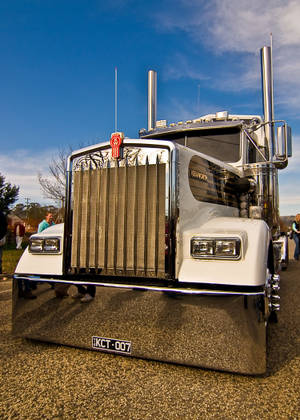 Kenworth Skinnende Bumper Krom baggrund — OnePlus Pad Go 2 Wallpapers