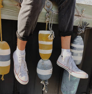Klassisk hvid Chuck Taylor Converse tapet — Galaxy Z Flip7 FE Wallpapers