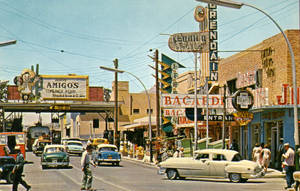 Livligt liv i downtown El Paso — Biler Wallpapers