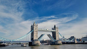 Lukket Tower Bridge I London wallpaper — Pro Display XDR Wallpapers