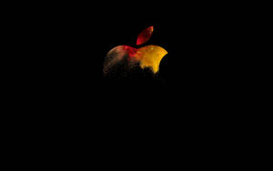 Orange og rød metallisk kunstfarvet Apple-logo MacBook Pro-baggrund. — MacBook Pro Wallpapers