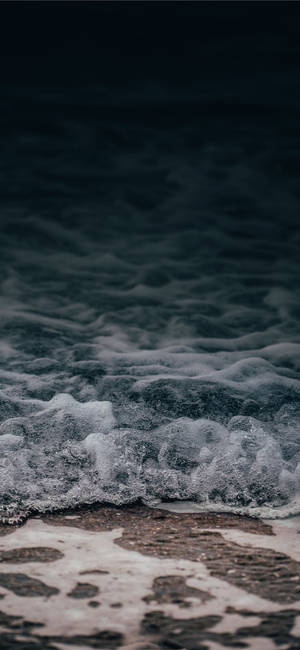 Overfladebølger tæt på baggrund til iPhone 11-serien. — iPhone 11 Pro Max Wallpapers