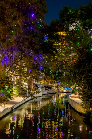 Magiske ferielys oplyser San Antonio River Walk — Nat Wallpapers