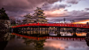 Matsumoto Slot på en overskyet dag under solnedgang — Solnedgang Wallpapers
