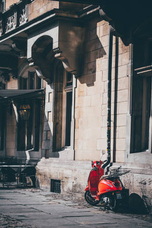 Vespa rød scooter — Xiaomi Pad 8 Pro Wallpapers