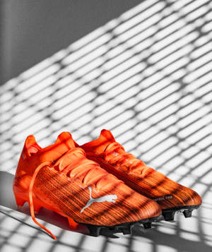 Orange Puma Ultra 1.1 tapet — Motorola Razr 70 Ultra Wallpapers