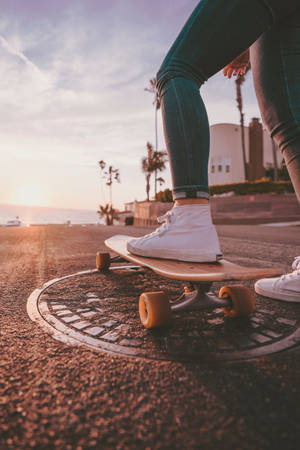 Sko På Skateboard Skater Æstetik Med Solstråleeffekt — Huawei MatePad Pro Max Wallpapers