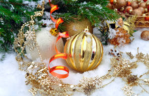 Smukke julekugler i guld — Smuk jul Wallpapers