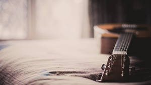 Sød musik beige og brun guitar — Musik æstetik Wallpapers