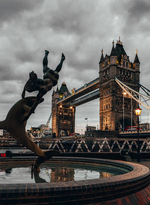 Springvand nær Tower Bridge wallpaper — Twilight Wallpapers