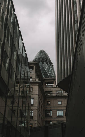 The Gherkin blandt bygninger — RedMagic Tablet Wallpapers