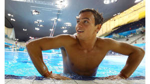 Tom Daley poolside udsigt tapet. — iMac Wallpapers