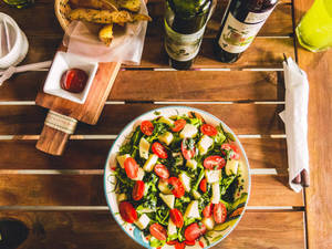 Baggrundsbillede med tomat- og ostesalat — 4:3 Wallpapers