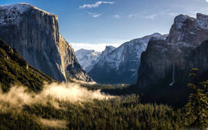 Yosemite-bjerge Macbook tapet