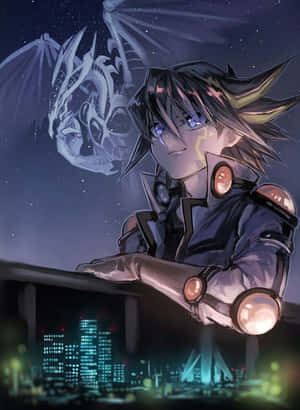 Yusei Fudo slår en selvsikker positur med sin Duel Runner i baggrunden — Kindle Wallpapers